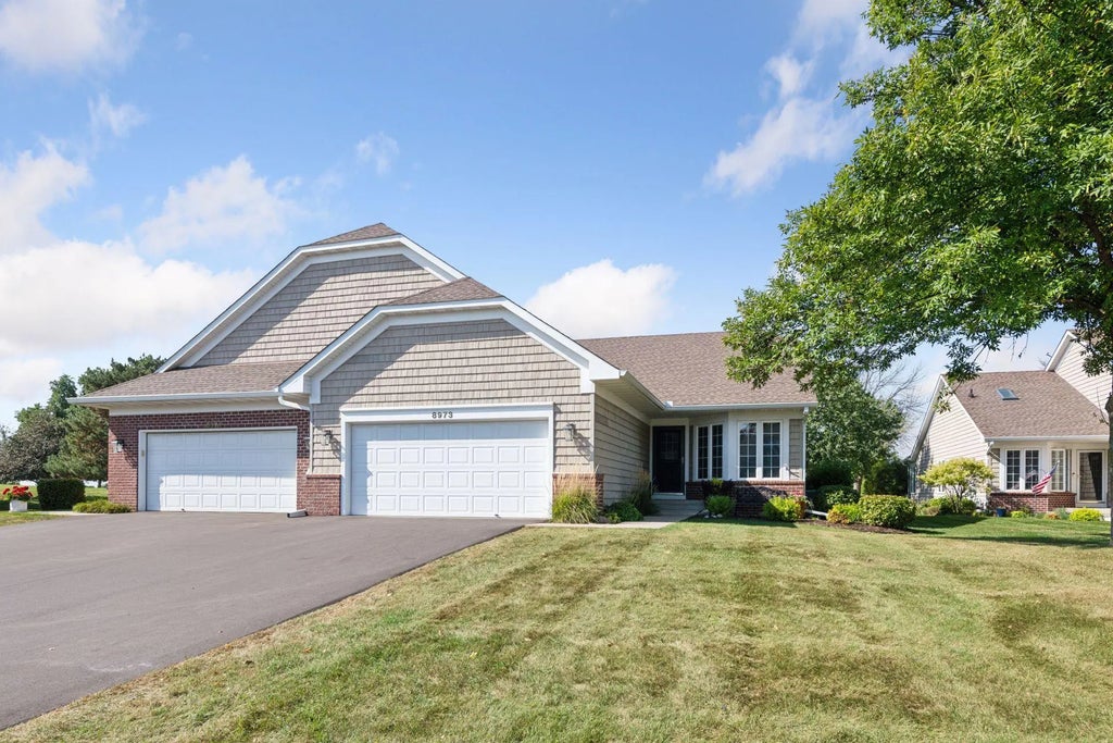 8973 Deer Run Drive, Victoria