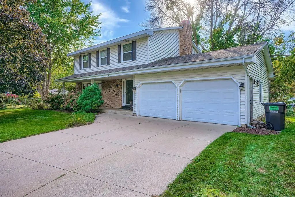 9728 Palmer Circle, Bloomington