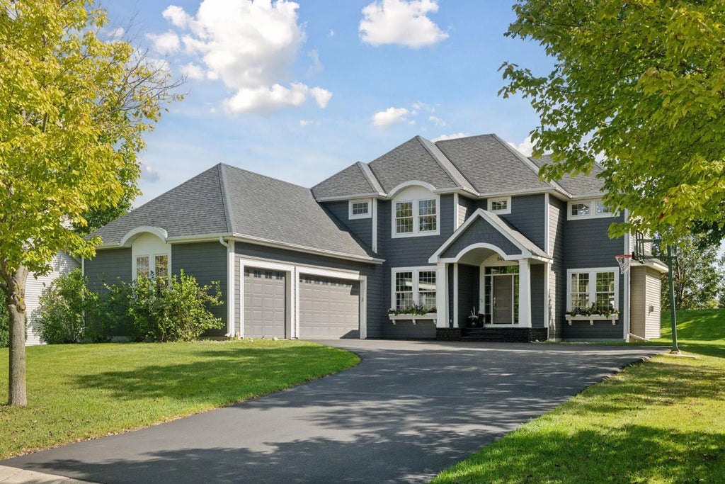 8465 Kelzer Pond Drive, Victoria