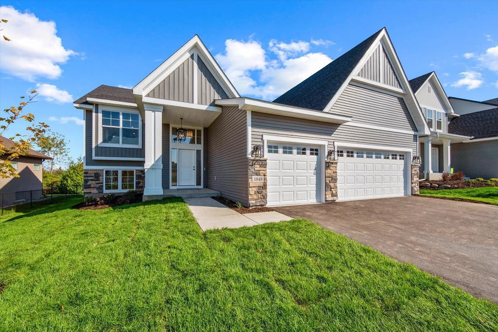 1949 S Lusitano Street, Shakopee