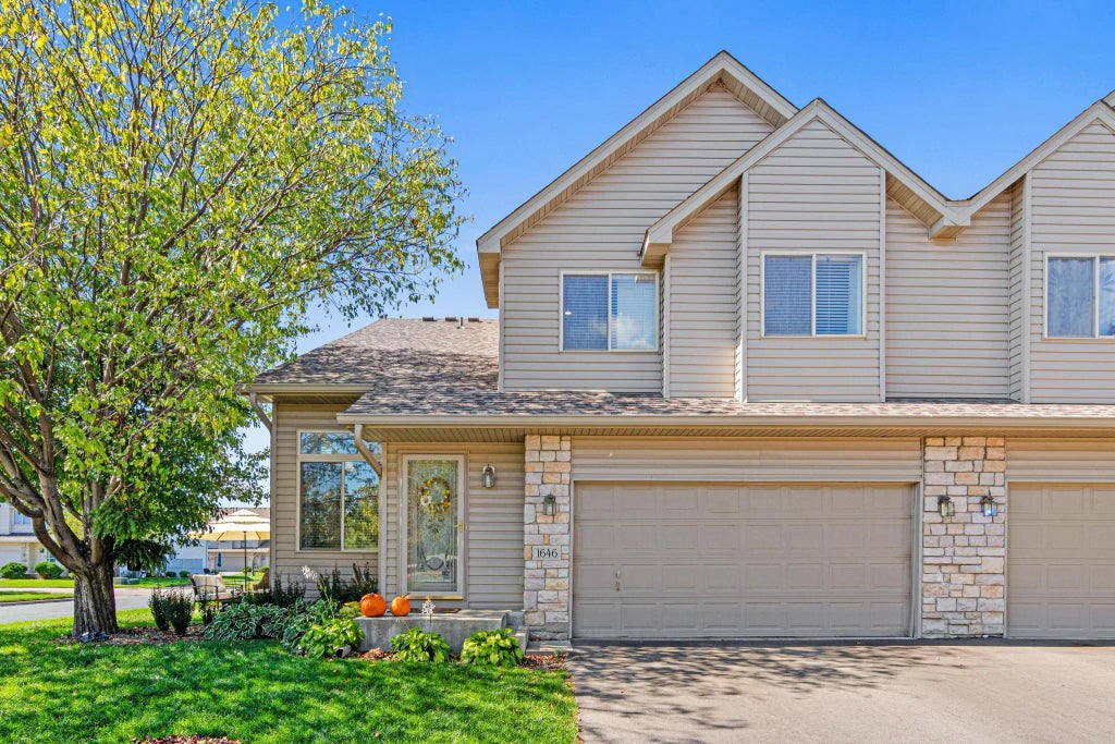 1646 Chadum Lane, Shakopee