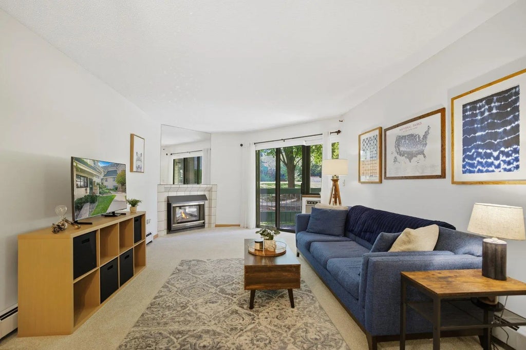 7622 York Avenue S 1110, Edina