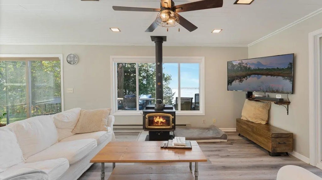 9923 Jeske Avenue Nw, Annandale