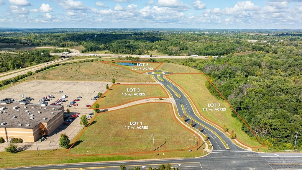 685 Darnold Drive, Hudson