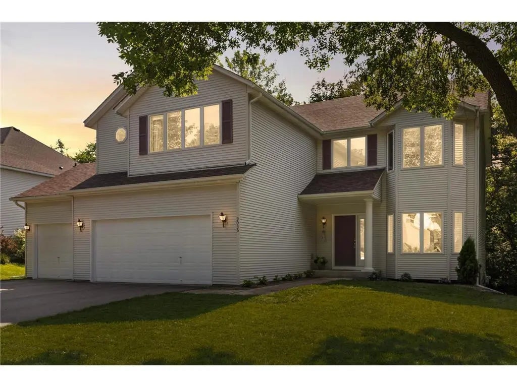 9035 Briarglen Road, Eden Prairie