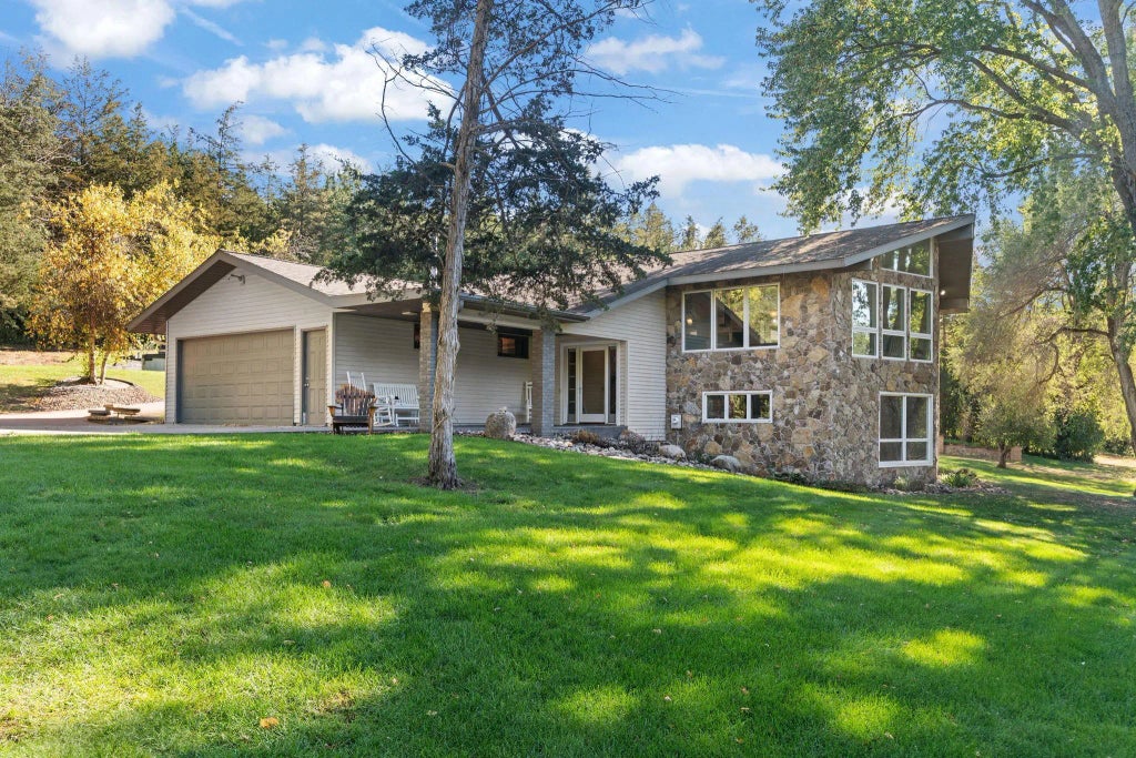 326 S Cove Road, Troy Twp