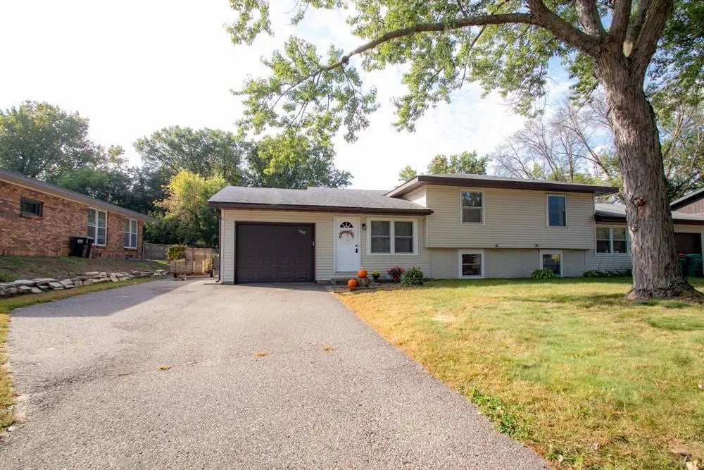 540 Egret Boulevard Nw, Coon Rapids