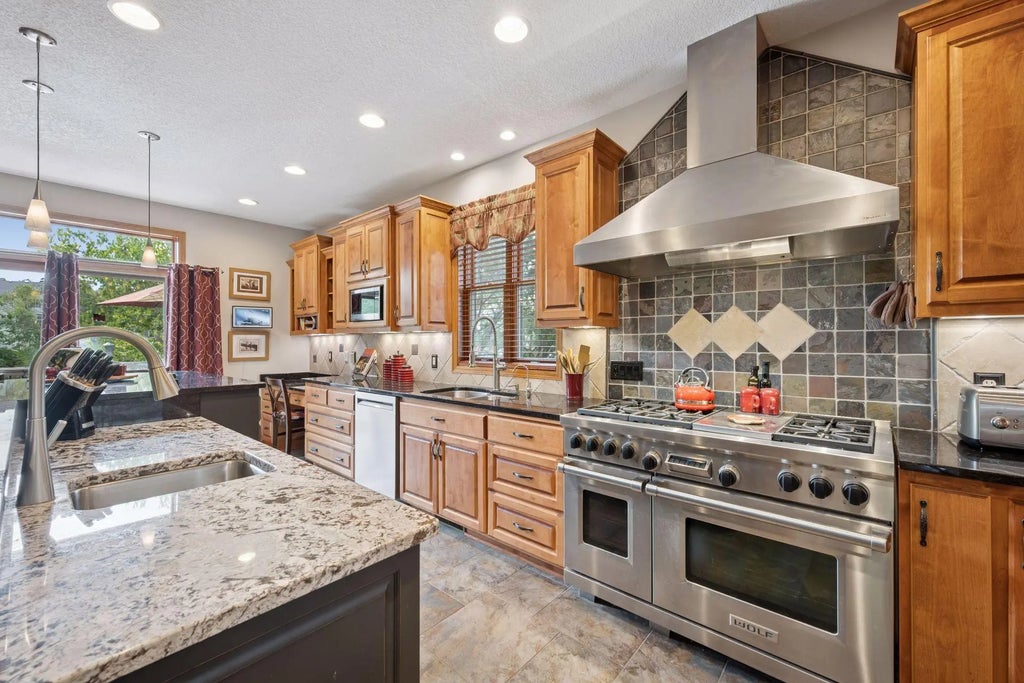 16917 73rd Place N, Maple Grove