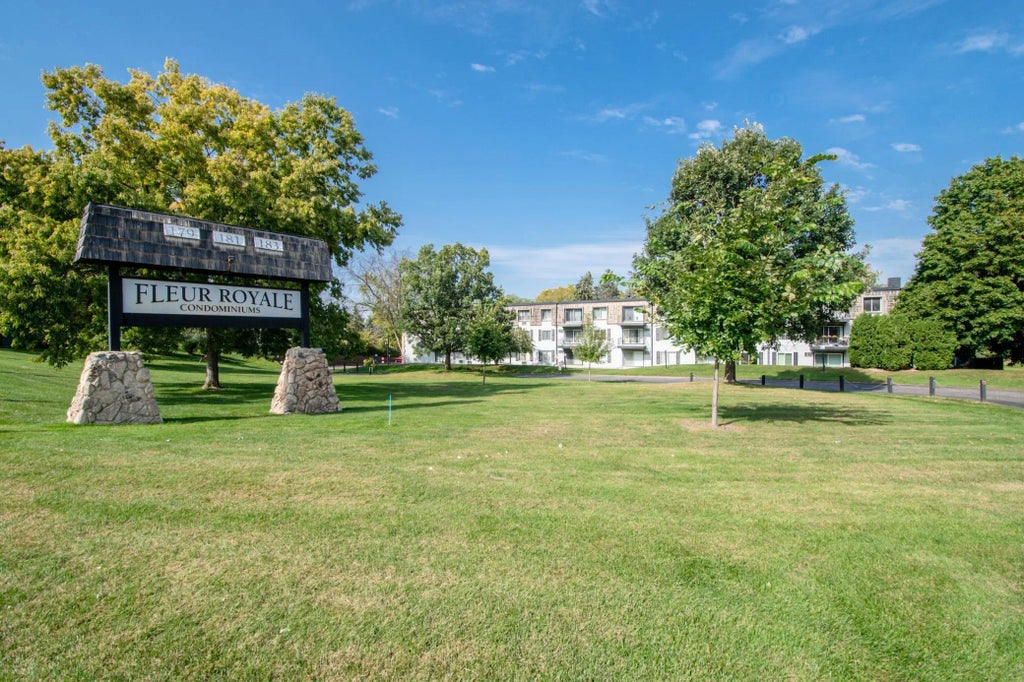 181 Little Canada Road E 115, Little Canada