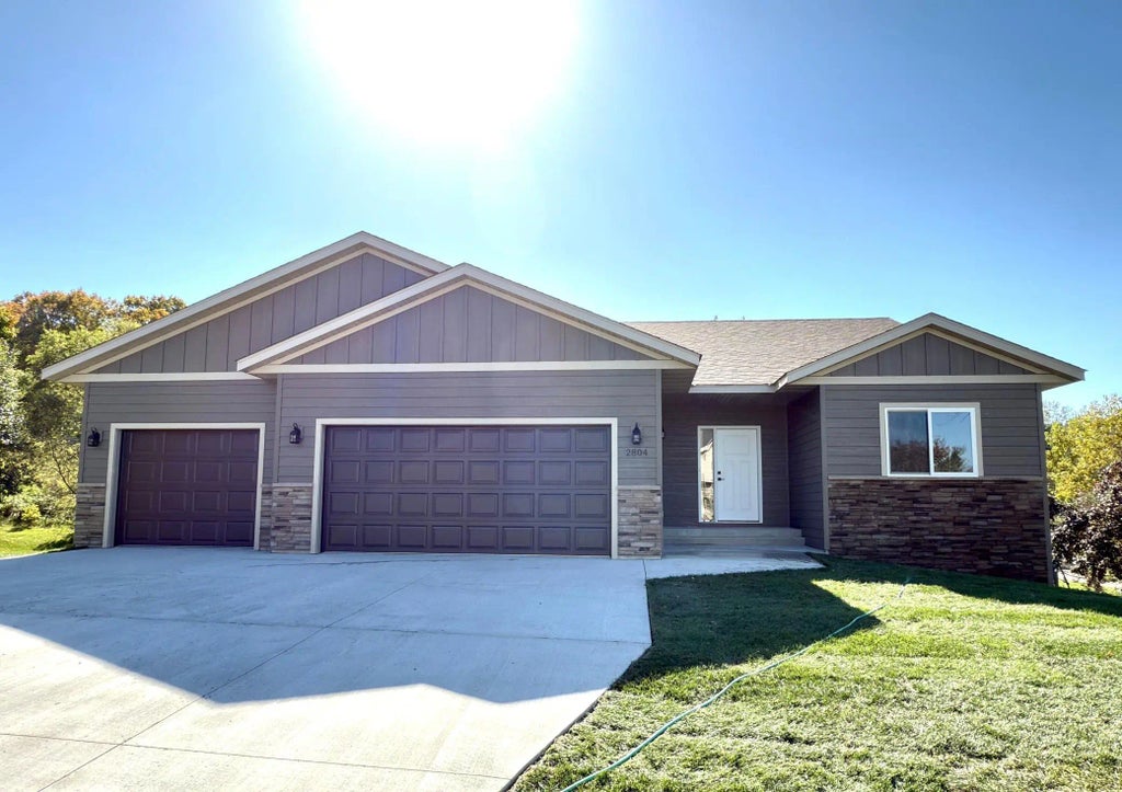 2804 Oak Lawn Drive, Northfield