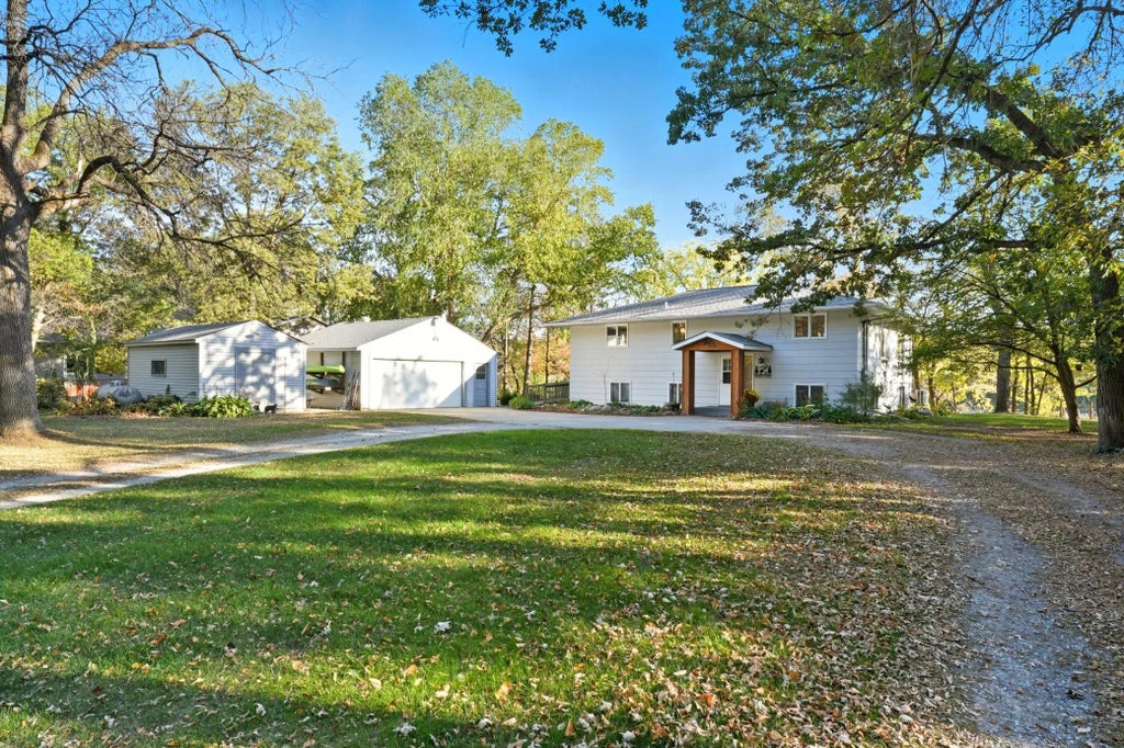 10883 127th Street Se, Clear Lake