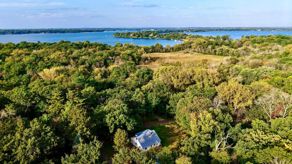 1810 Moccasin Avenue, Mahtomedi