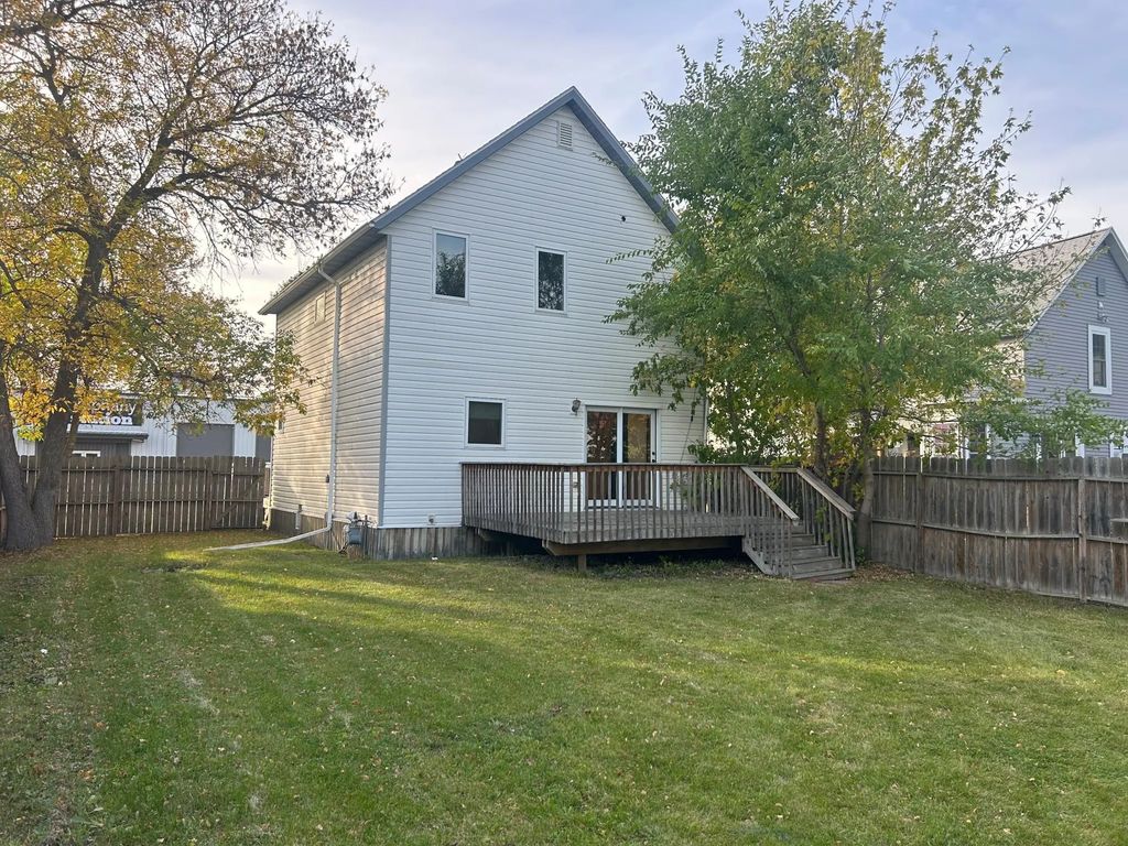 408 Main Avenue N, Thief River Falls