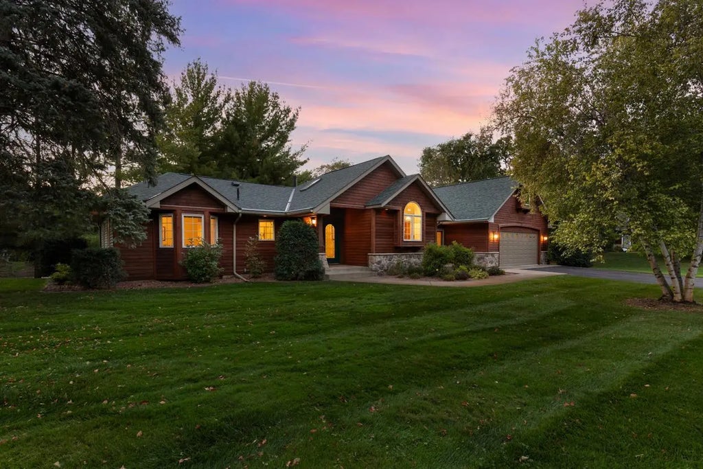 5910 Minnetonka Drive, Shorewood