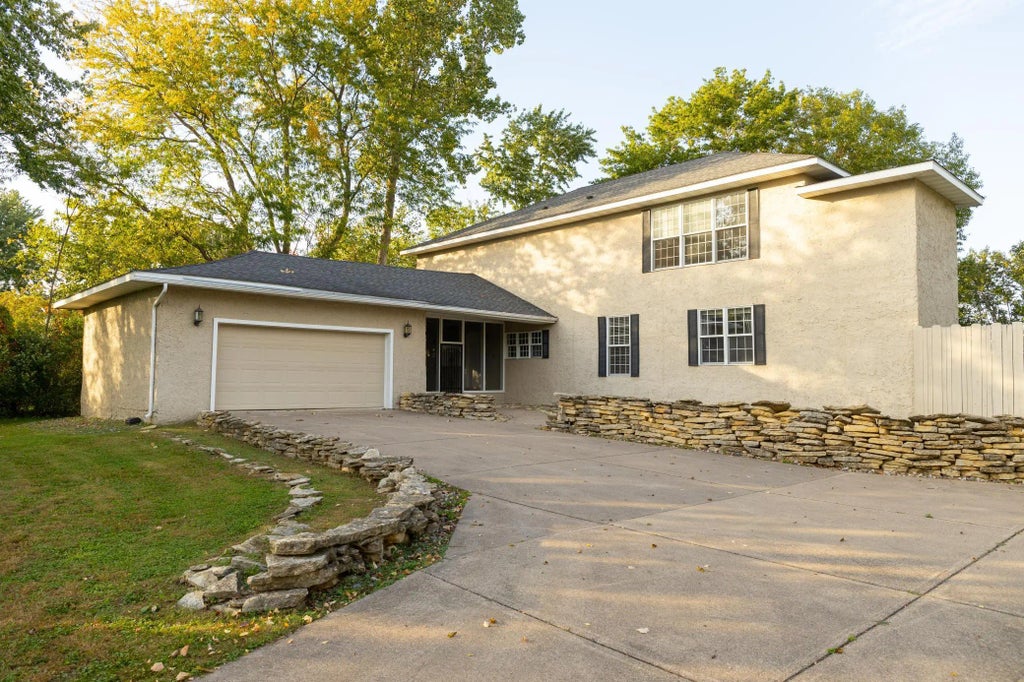 30155 Lakeview Avenue, Wacouta Twp