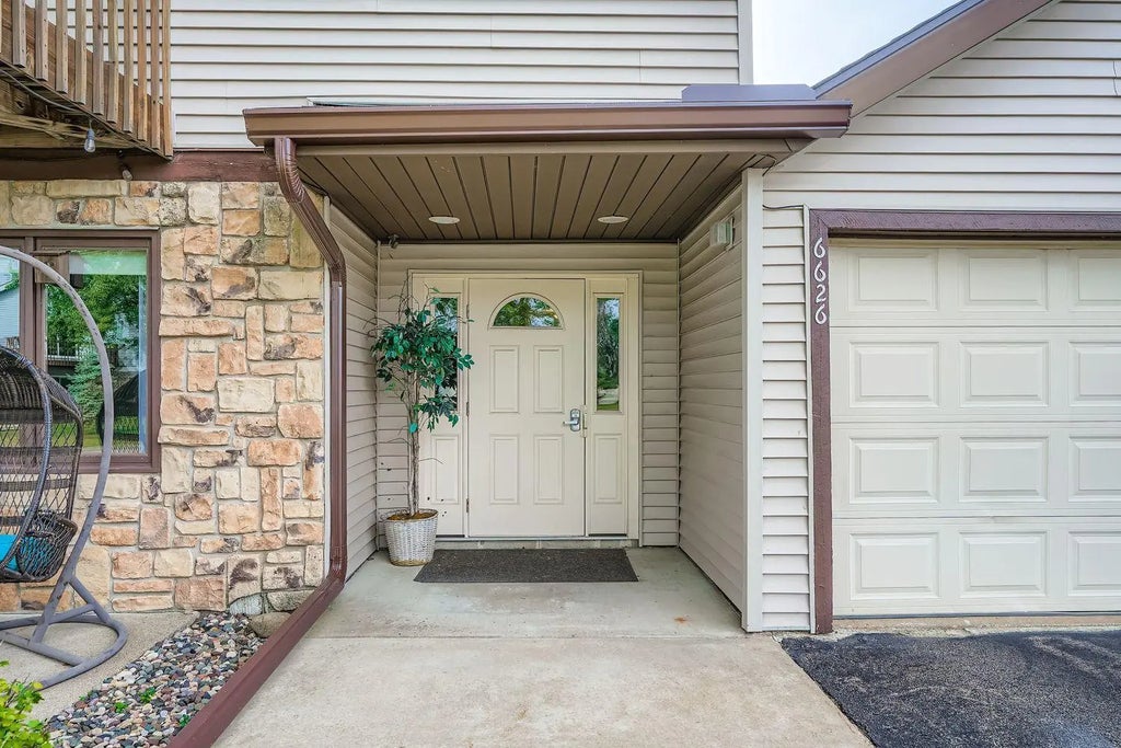 6634 162nd Court 421, Lakeville