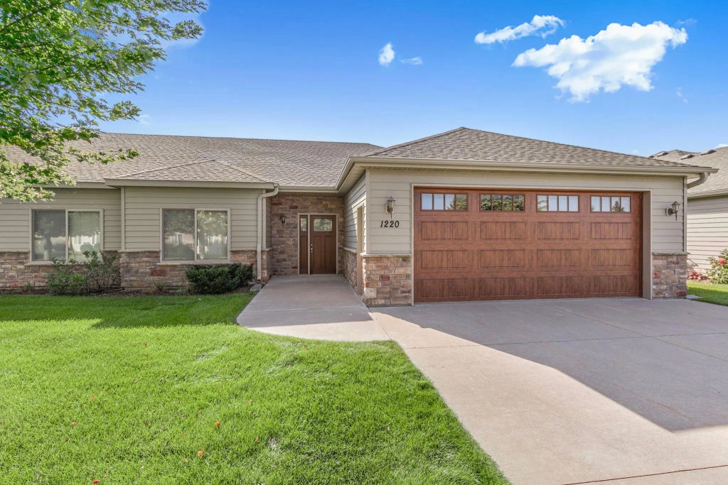 1220 Scout Drive, Sartell