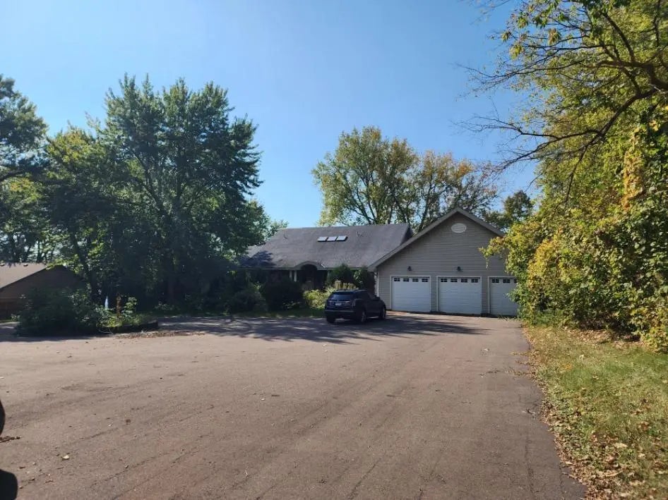 31300 Oasis Road, Center City