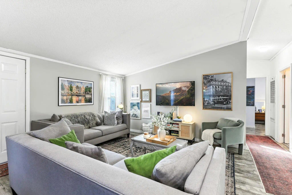 8752 51st Street Nw, Annandale