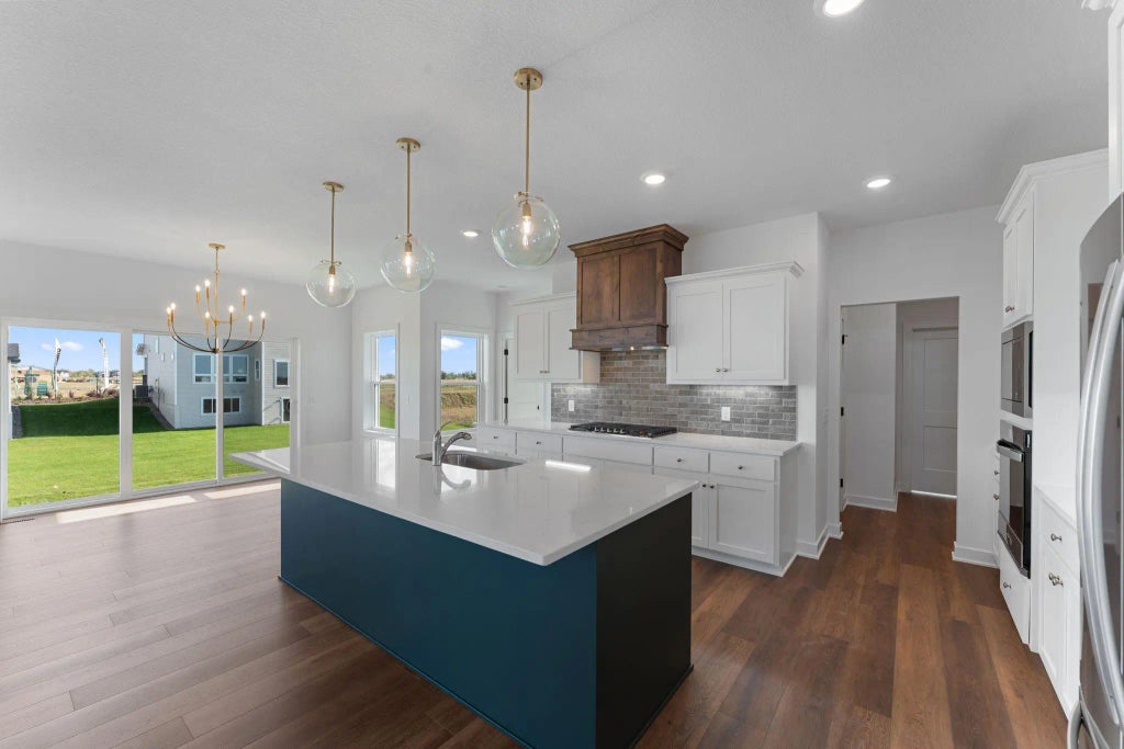 15044 Ardmullivan Lane, Rosemount