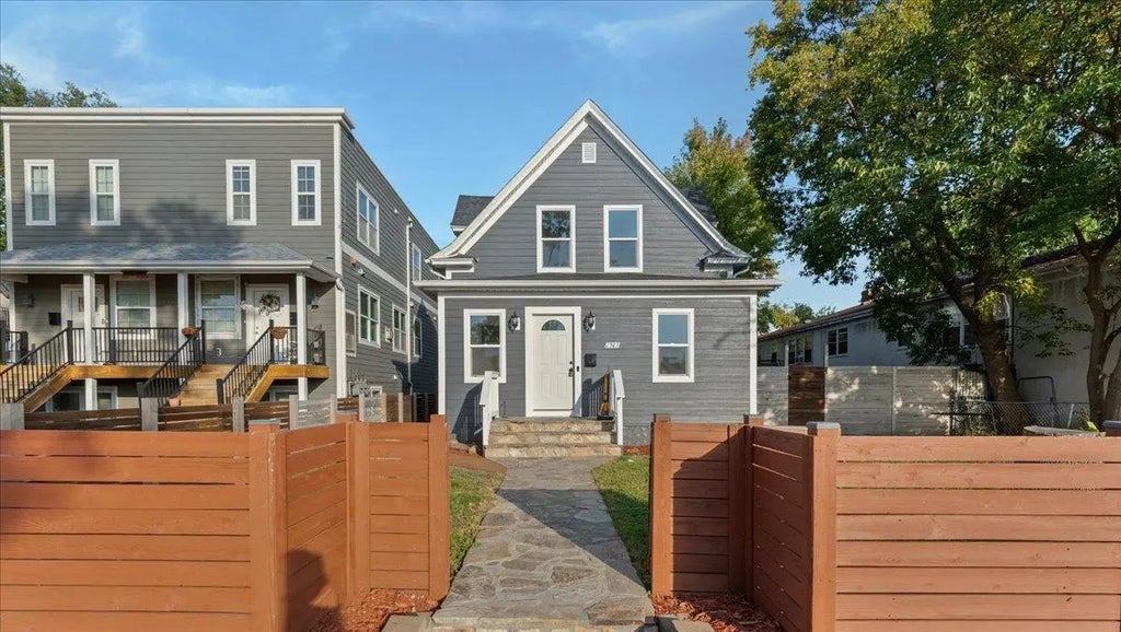 2925 29th Avenue S, Minneapolis