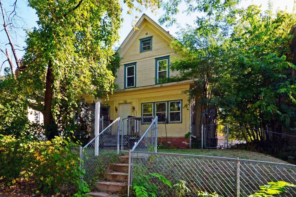 2906 Bryant Avenue N, Minneapolis