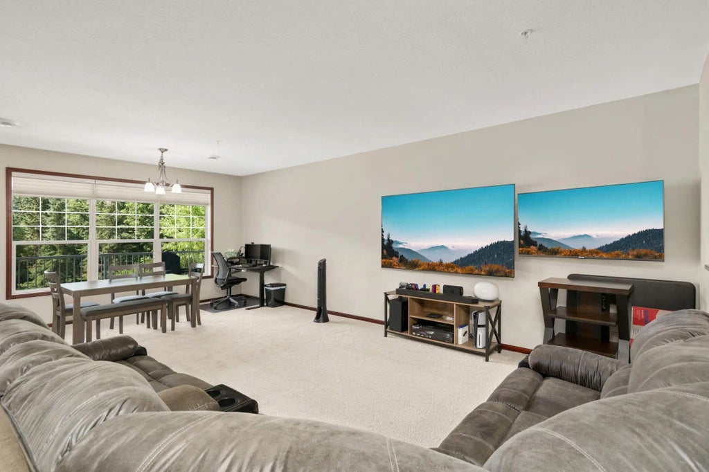 4940 Underwood Lane N 4940i, Plymouth