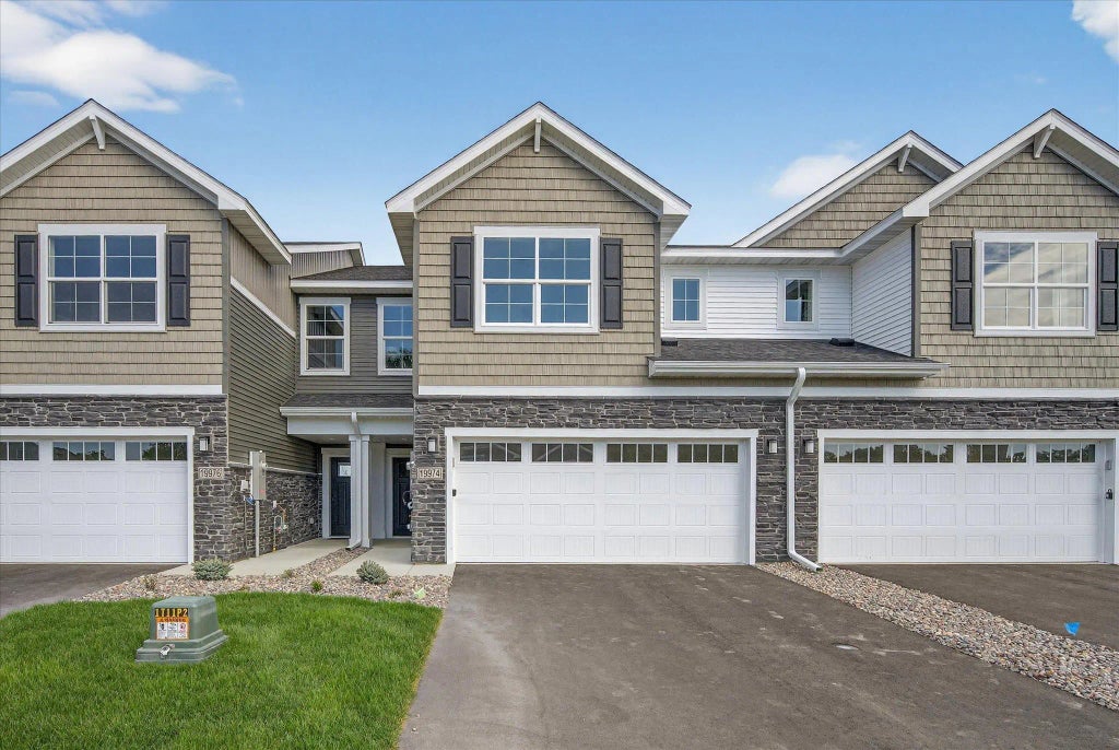 19980 Hunters Ridge, Corcoran