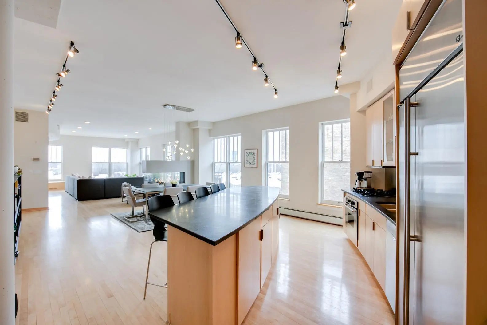 Photo of Listing #6799112