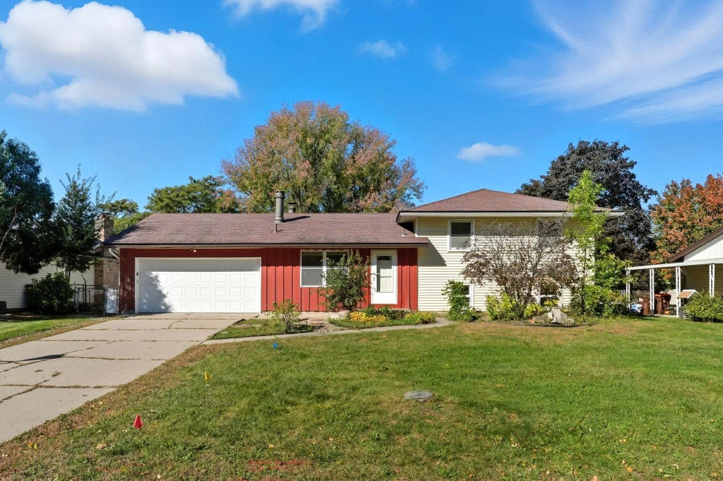 8458 Ivywood Avenue S, Cottage Grove