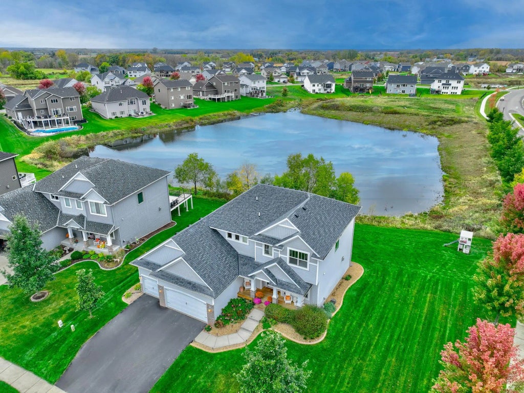 4798 Prairie Trail N, Hugo