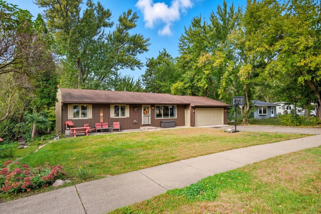 3933 Bellaire Avenue, White Bear Lake
