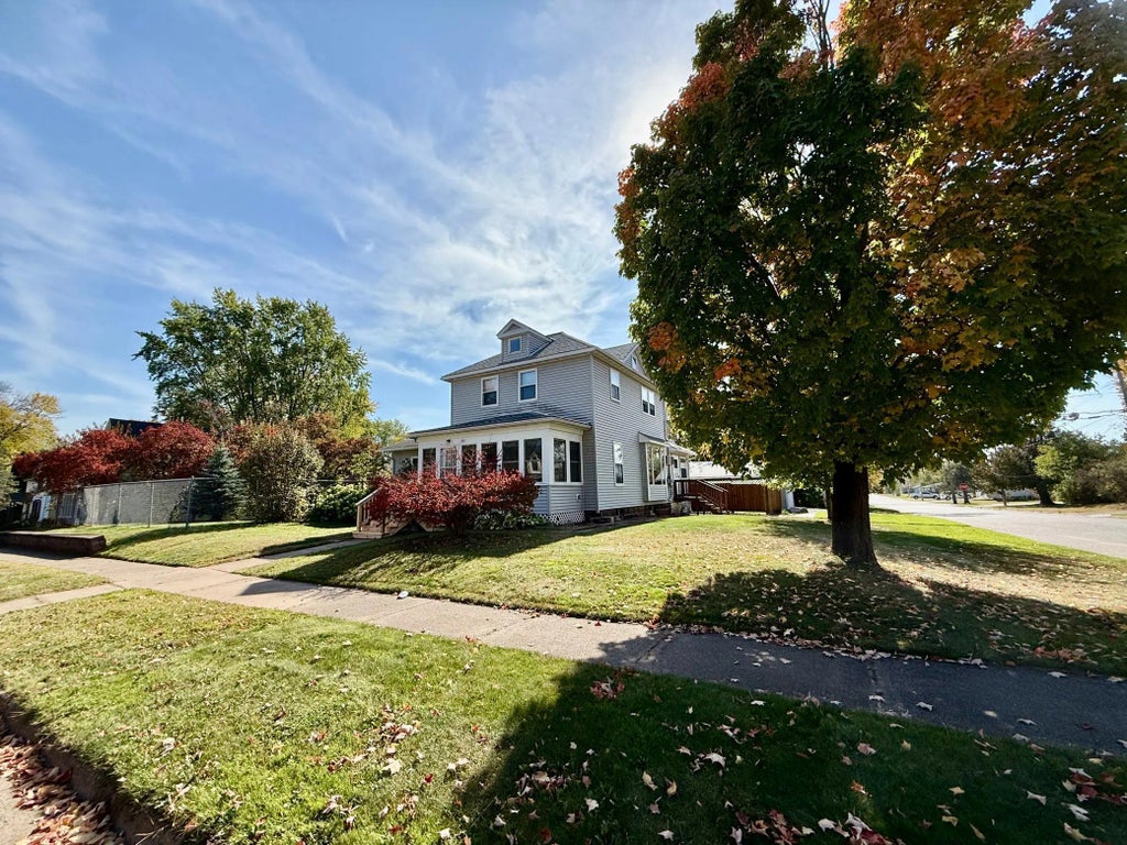 301 1st Street, Sandstone