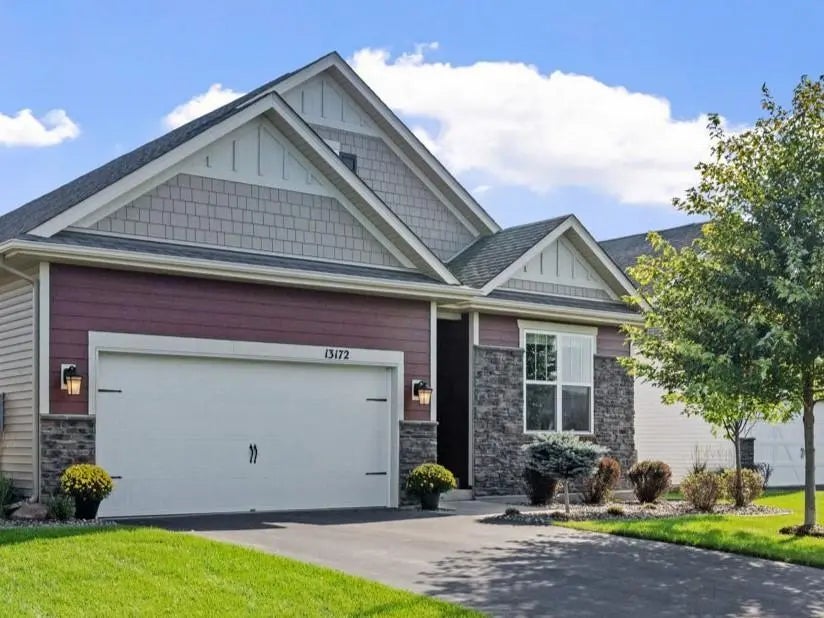 13172 Deerwood Lane N, Dayton