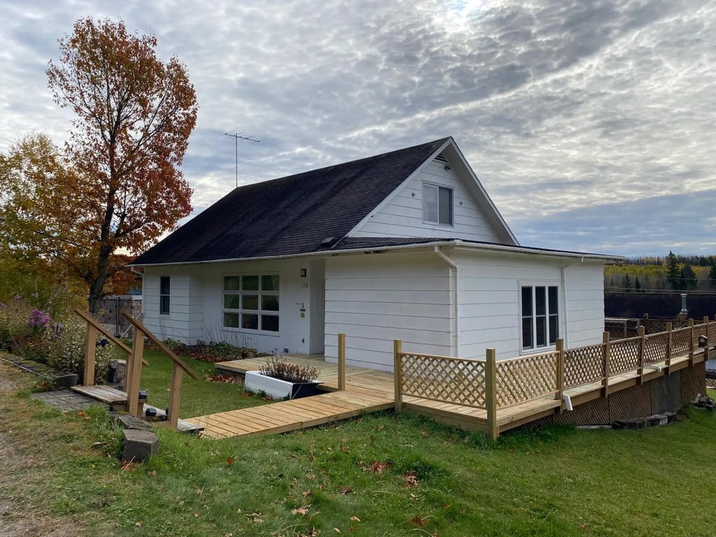 110 3rd Street N, Tower