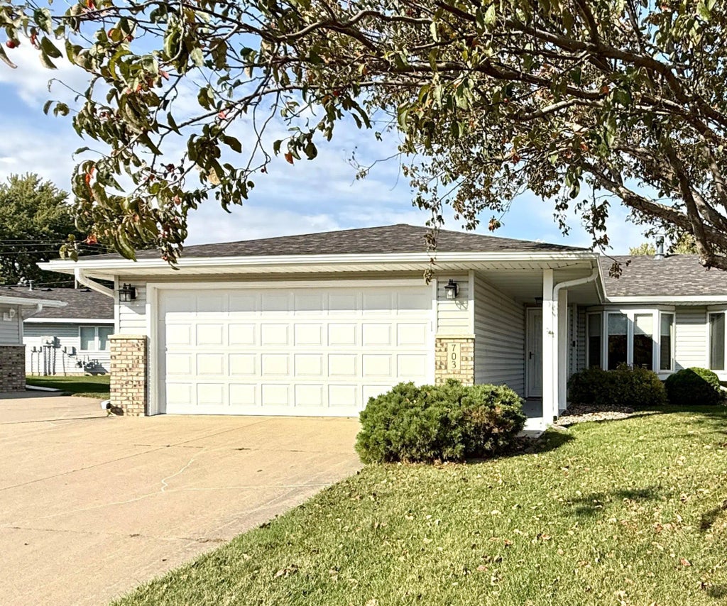 703 W Veterans Memorial Highway, Kasson