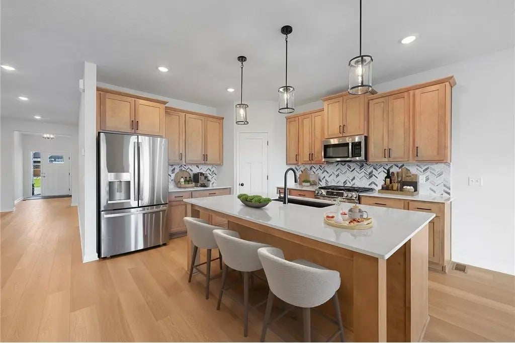 20064 Glenbrook Path, Lakeville