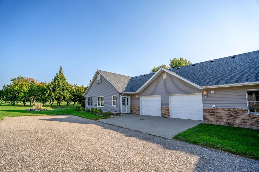 2946 9th Avenue Se, Willmar