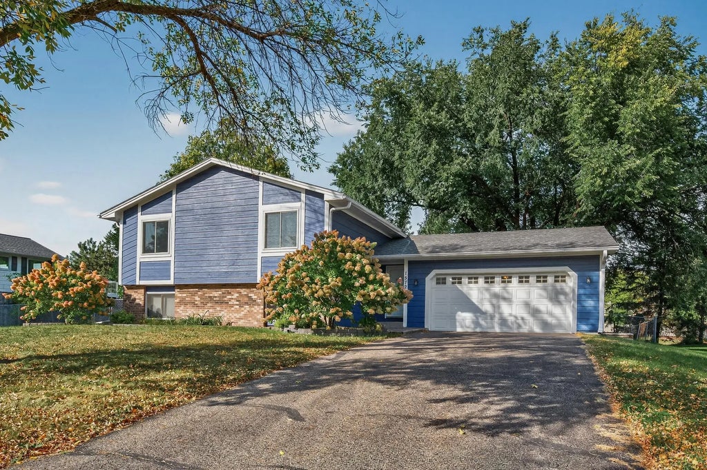 15720 49th Avenue N, Plymouth