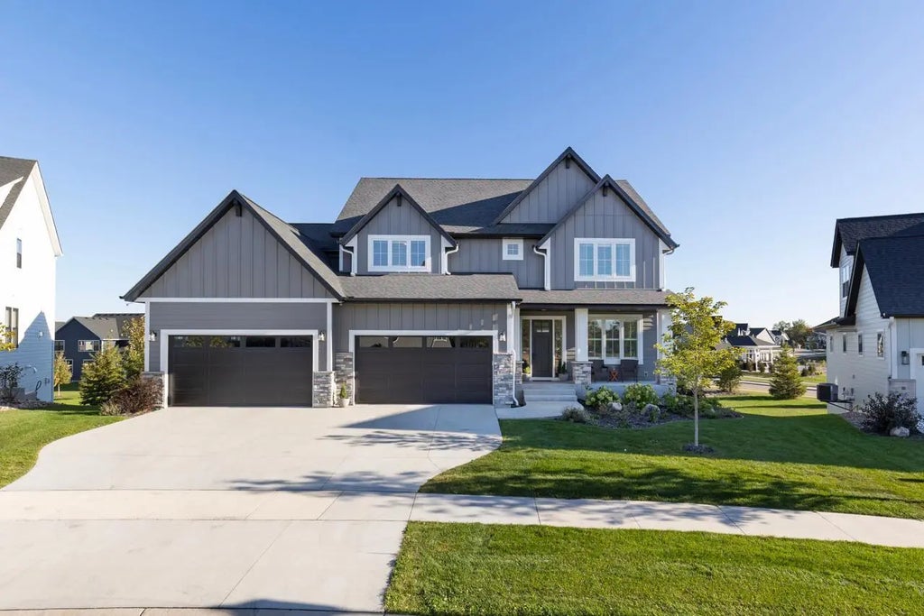 16497 64th Avenue N, Maple Grove