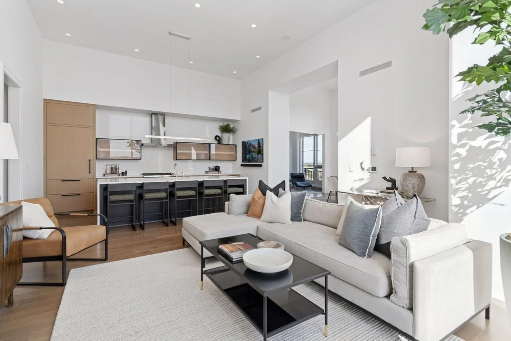 1111 W River Parkway 8d, Minneapolis