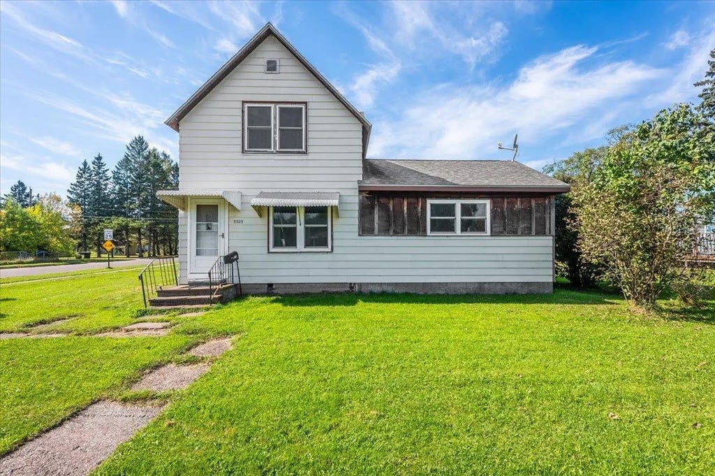 5323 Tower Avenue, Superior