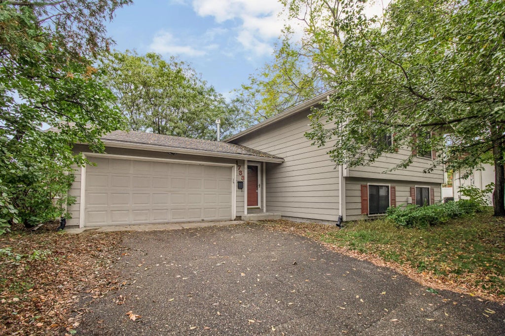 1733 Nokomis Circle, Minneapolis
