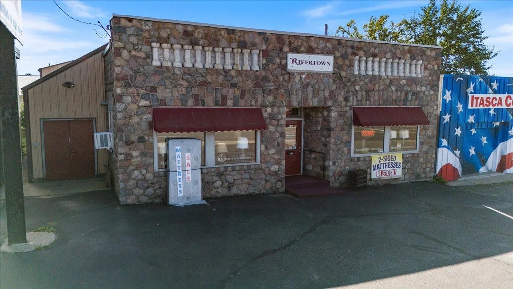 816 Ne 4th Street, Grand Rapids