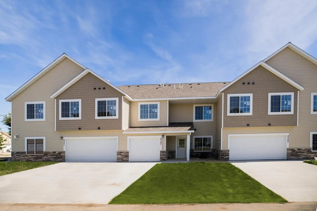 5347 Supalla Court Nw, Rochester