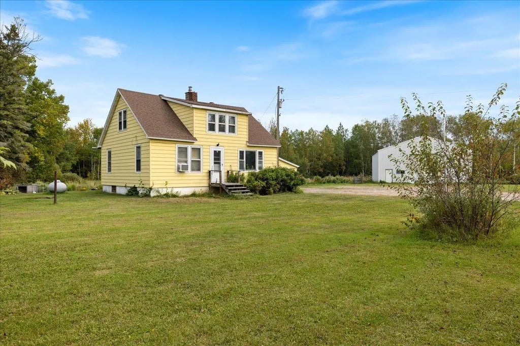 44084 County Road 19, Deer River Twp