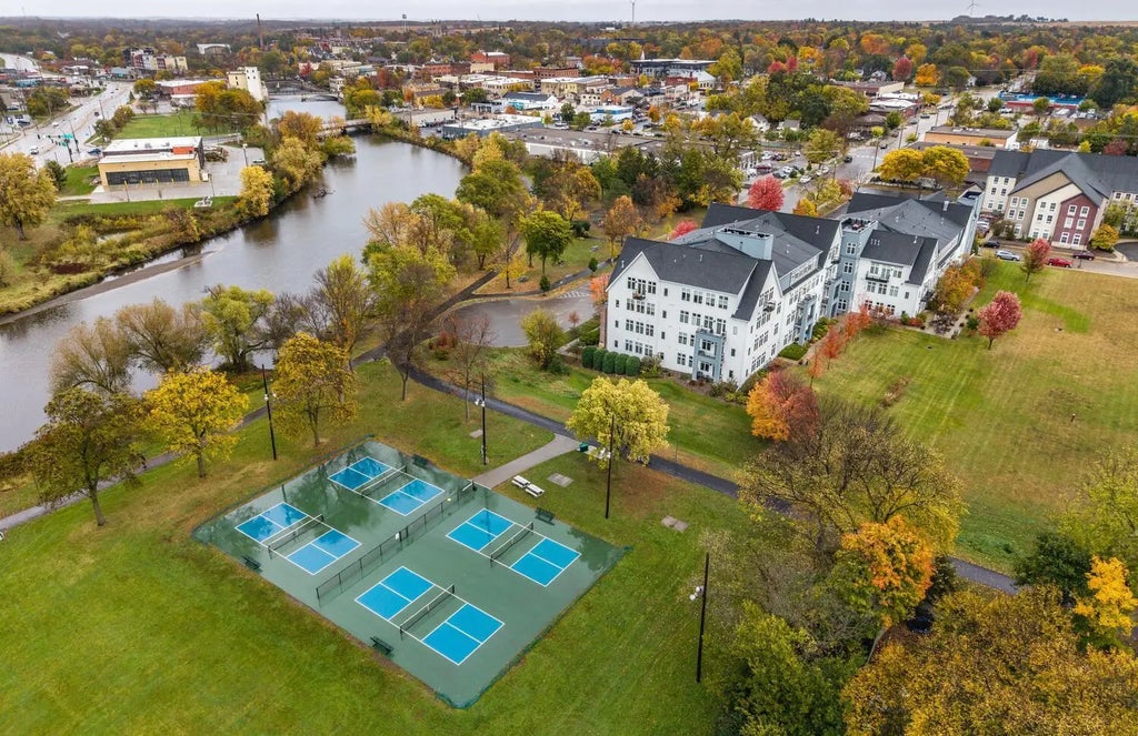 301 7th Street W 2103, Northfield