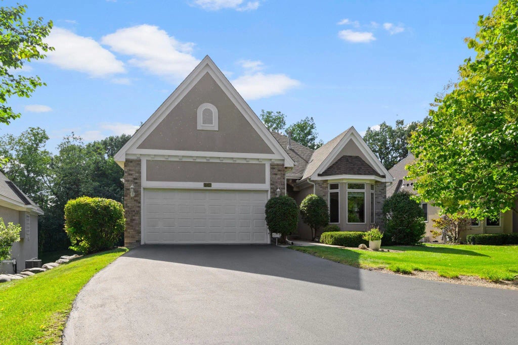 14506 Chateau Court, Burnsville