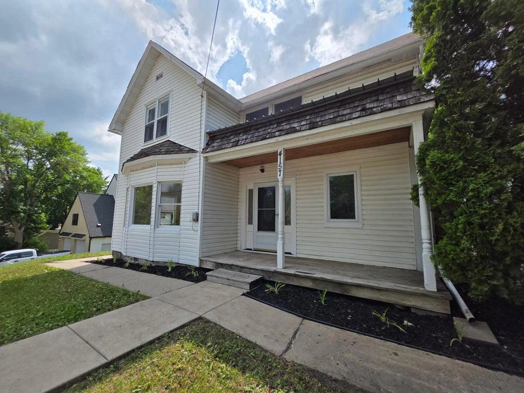 4157 Main Street, Saint Bonifacius