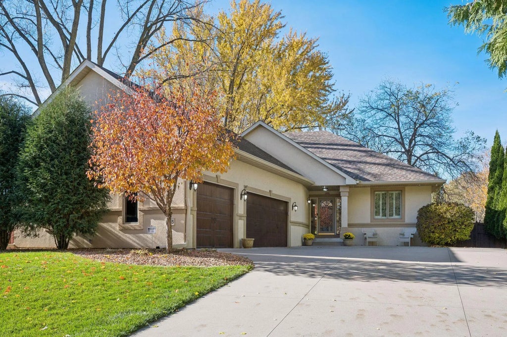 445 Niagara Lane N, Plymouth